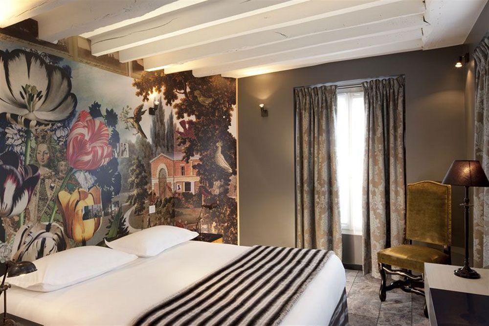 Le Notre Dame Saint Michel Parigi