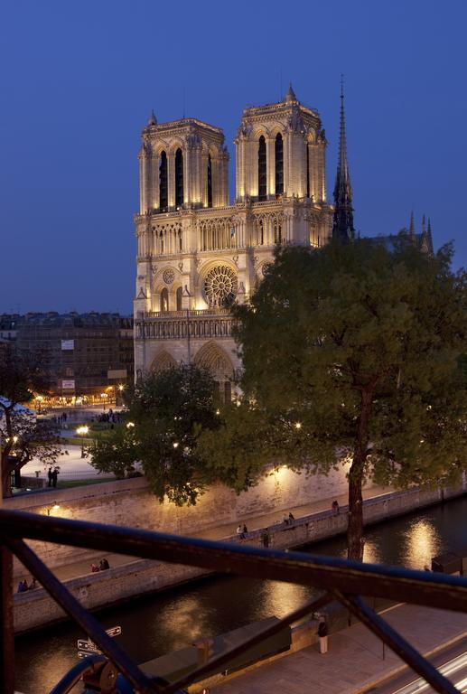 Le Notre Dame Saint Michel Parigi